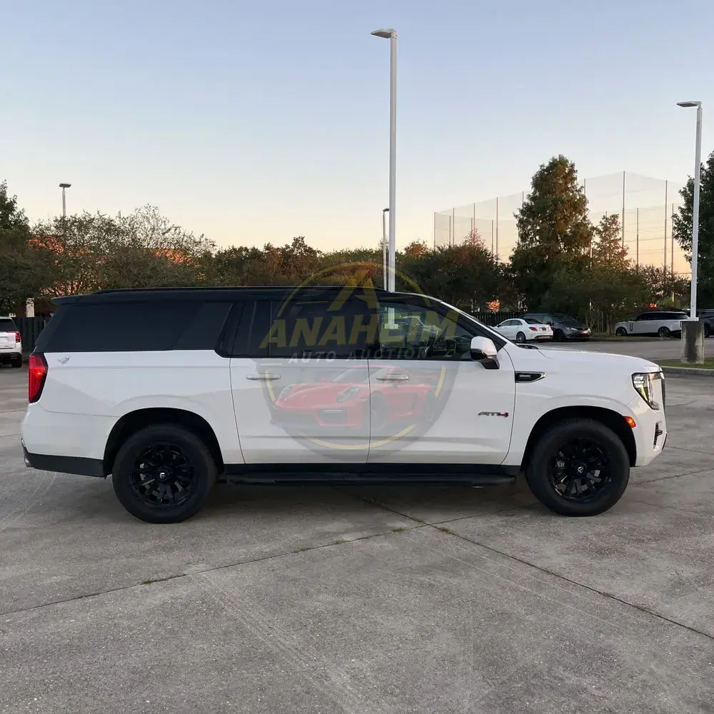 2022 GMC Yukon XL AT4