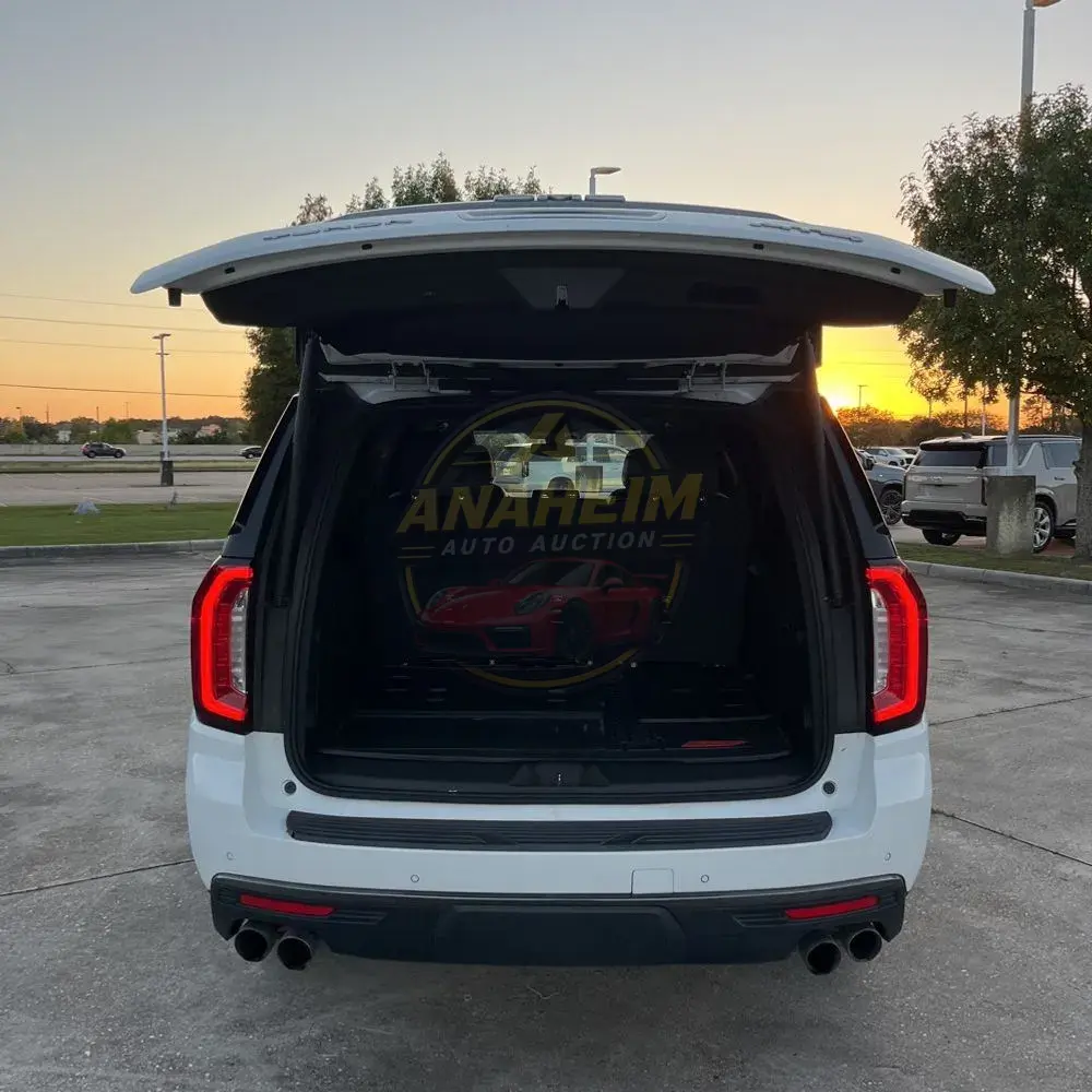 2022 GMC Yukon XL AT4