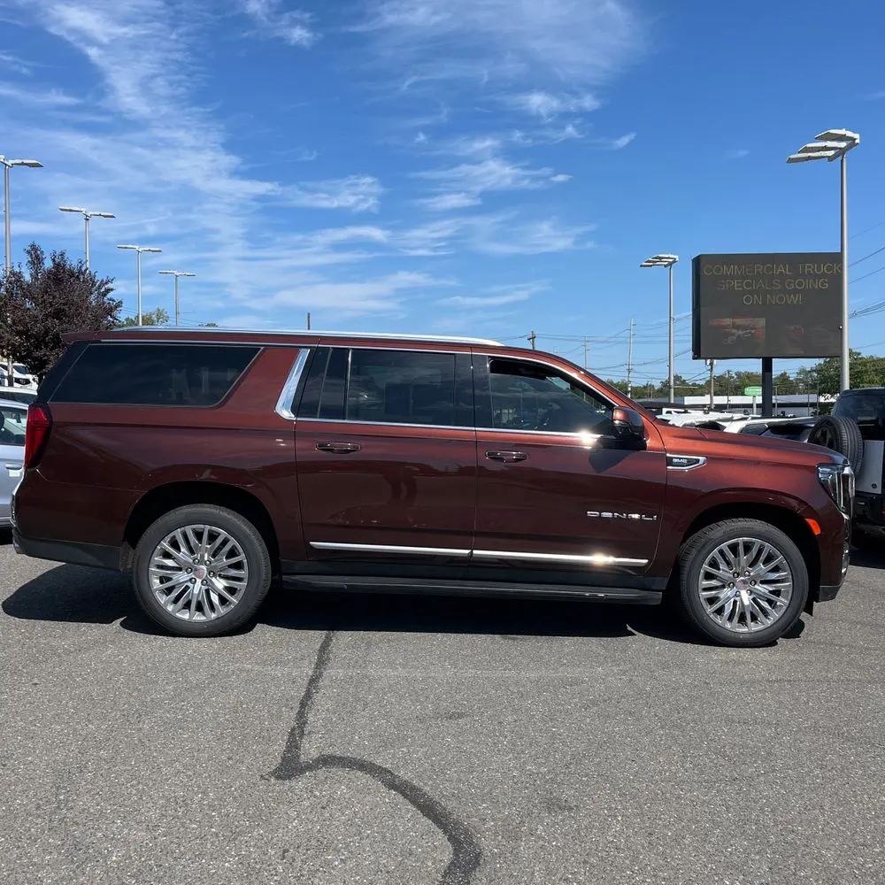 2023 GMC Yukon XL Denali