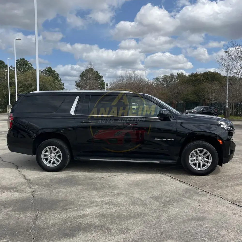 2024 Chevrolet Suburban LT