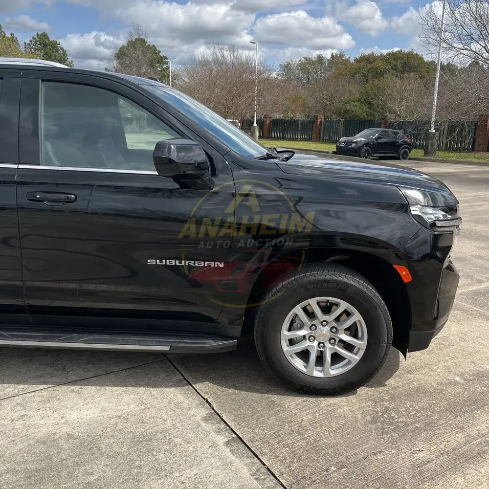 2024 Chevrolet Suburban LT