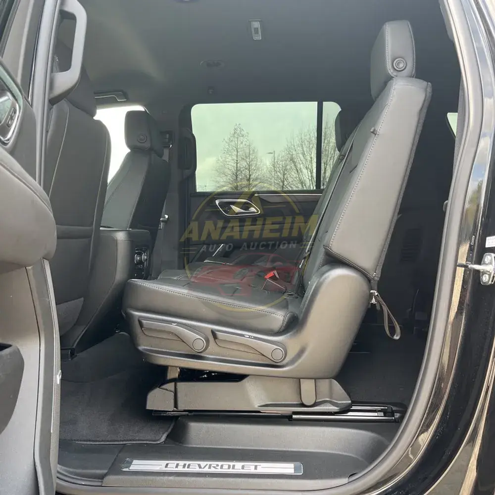 2024 Chevrolet Suburban LT