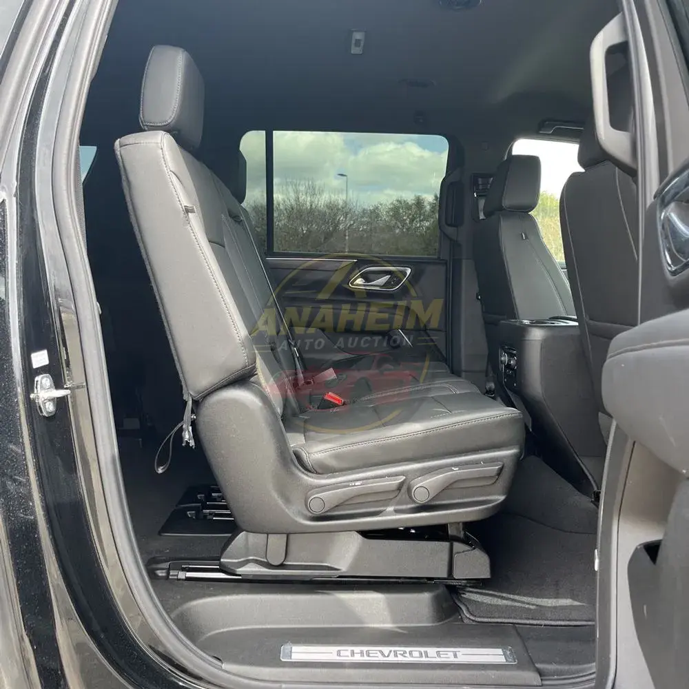 2024 Chevrolet Suburban LT