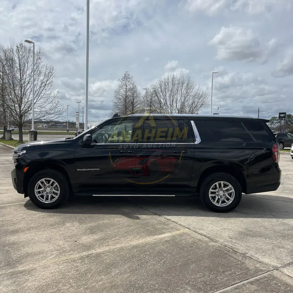 2024 Chevrolet Suburban LT