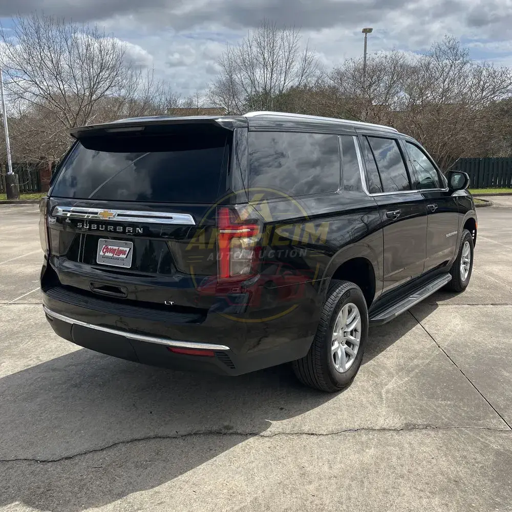 2024 Chevrolet Suburban LT