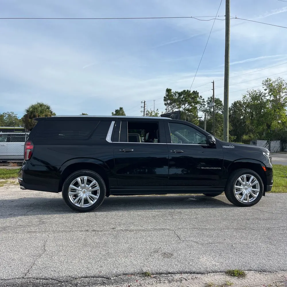 2023 Chevrolet Suburban High Country