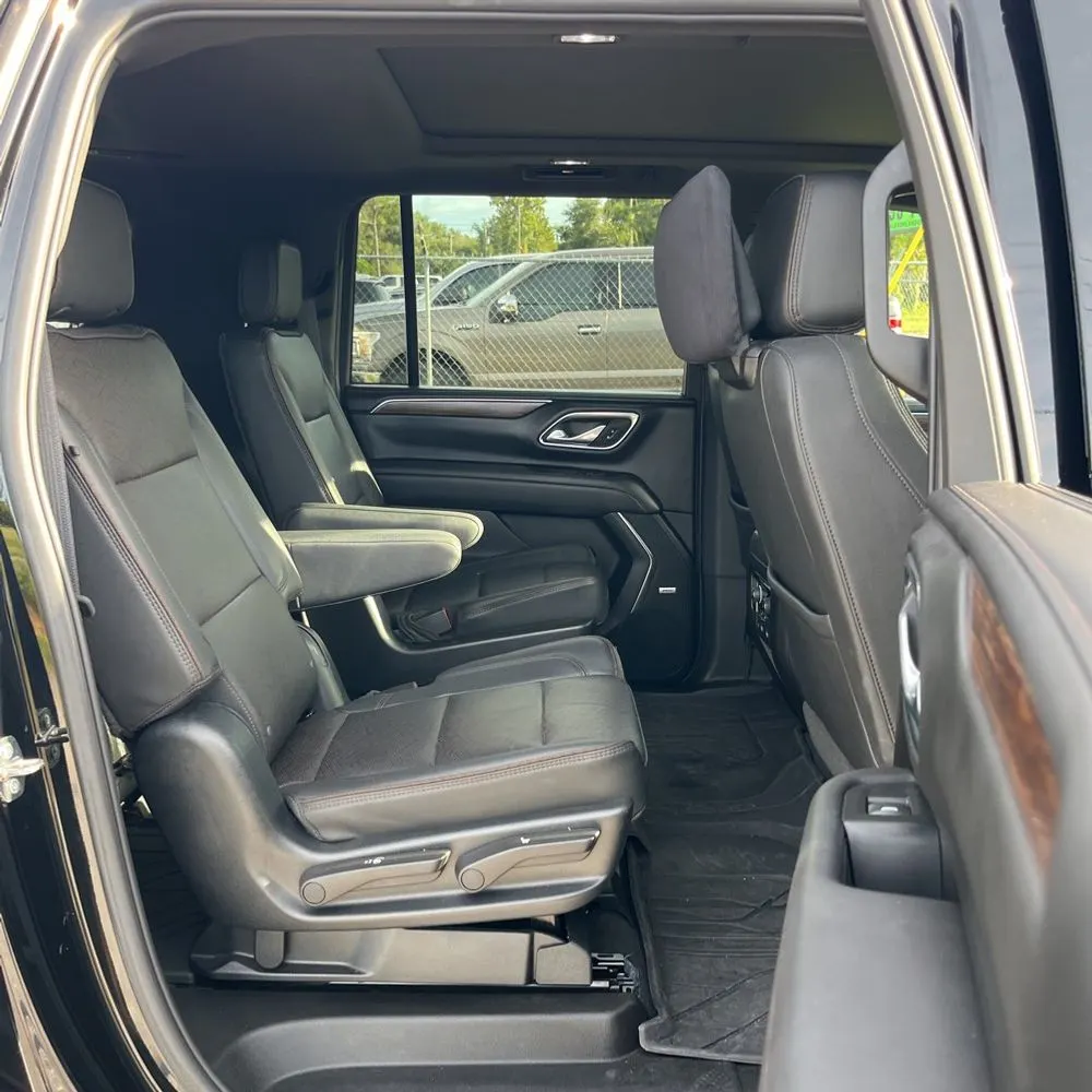 2023 Chevrolet Suburban High Country