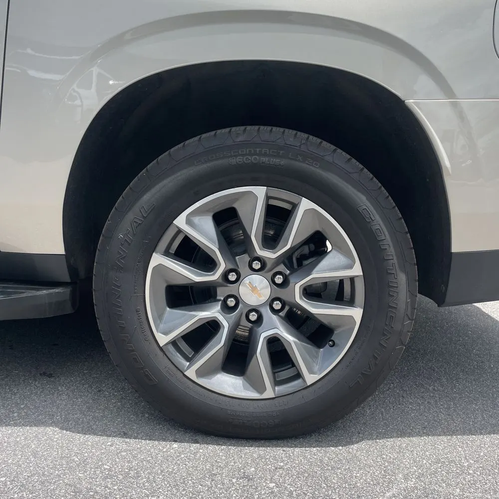 2024 Chevrolet Suburban LS