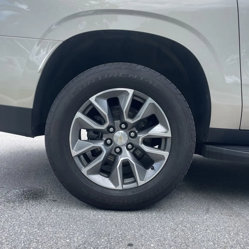 2024 Chevrolet Suburban LS