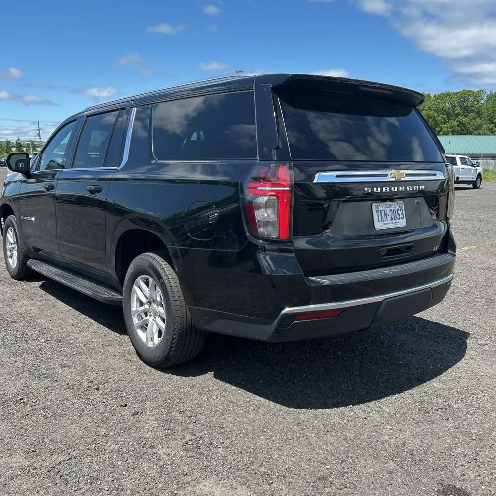 2024 Chevrolet Suburban LT