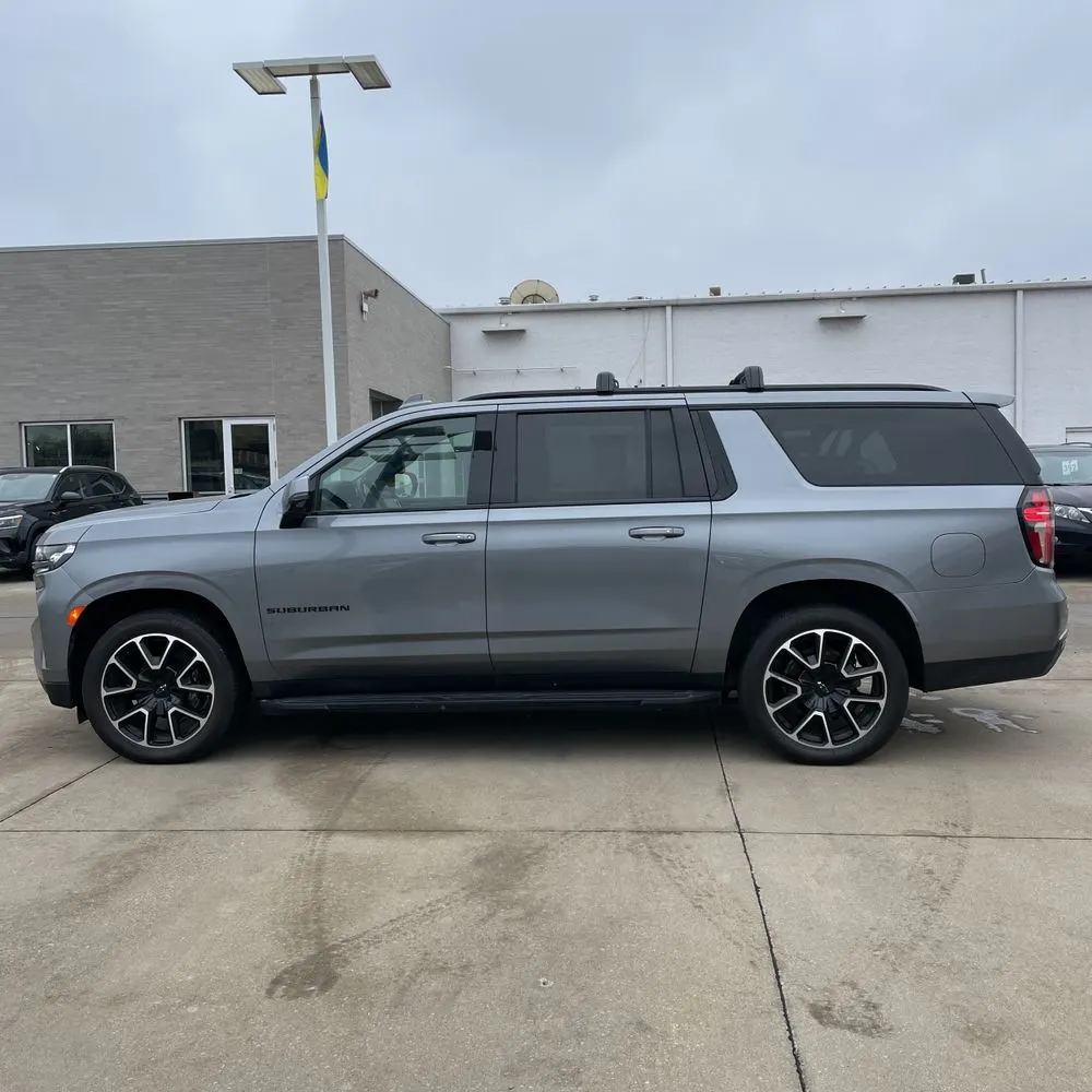 2022 Chevrolet Suburban RST