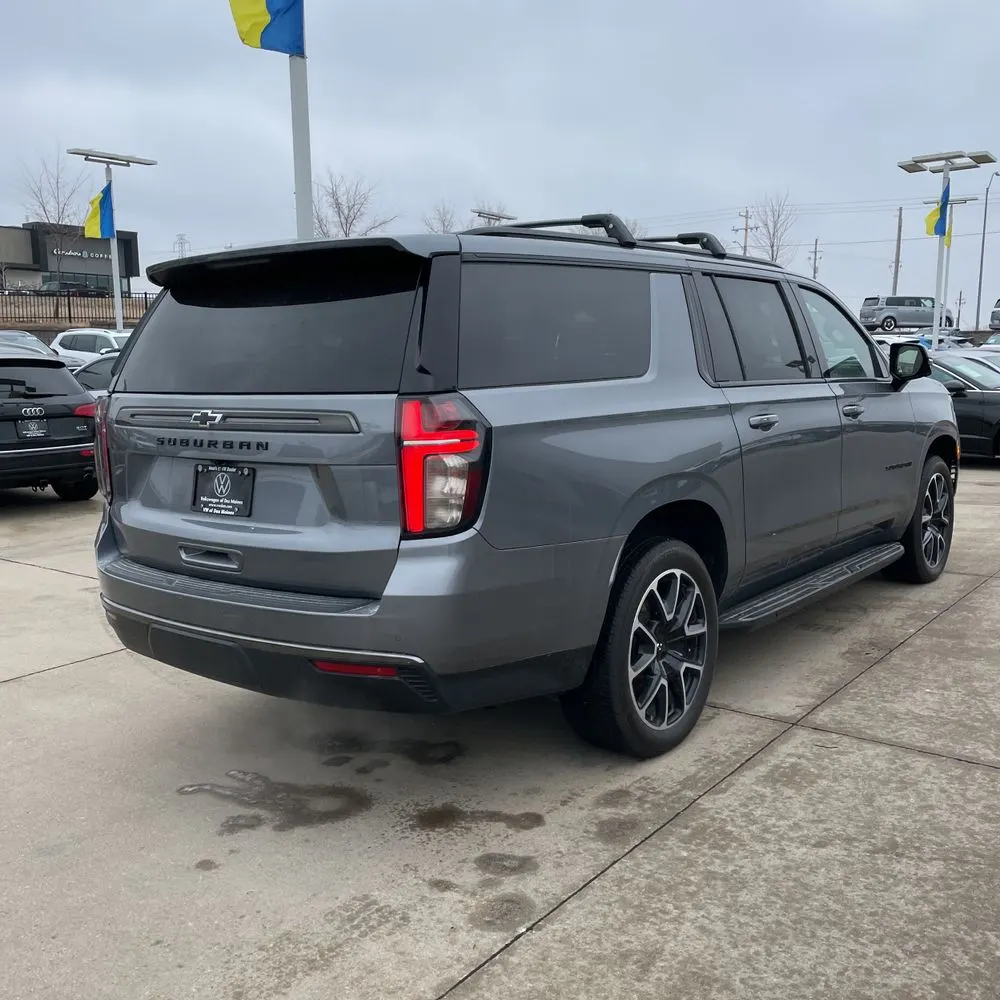 2022 Chevrolet Suburban RST
