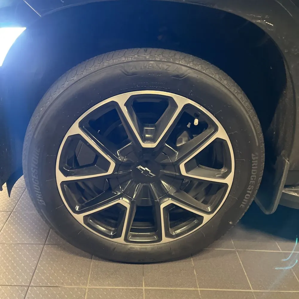 2024 Chevrolet Suburban RST