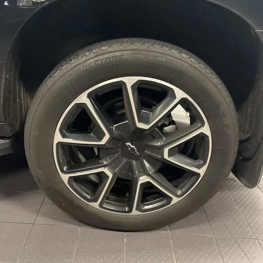 2024 Chevrolet Suburban RST