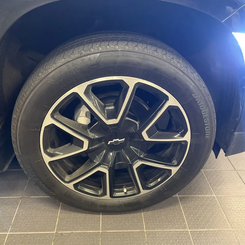 2024 Chevrolet Suburban RST