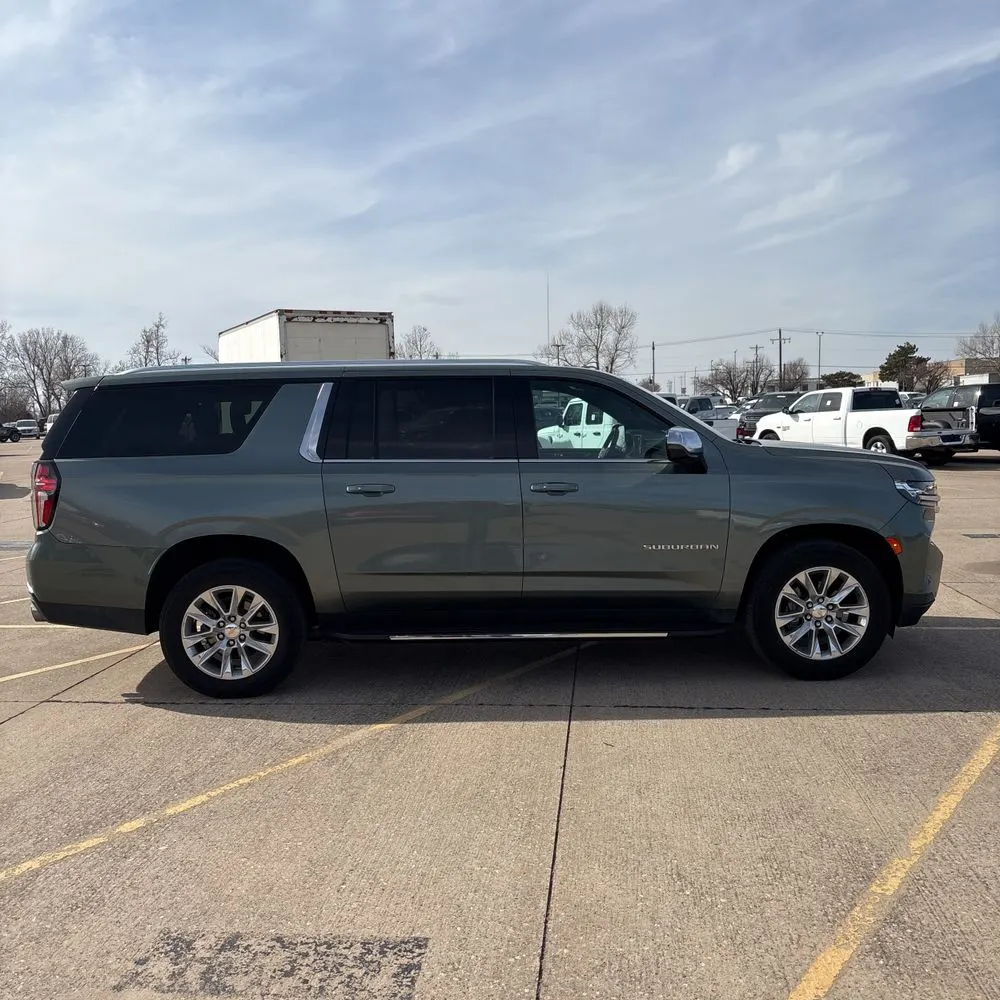2023 Chevrolet Suburban Premier