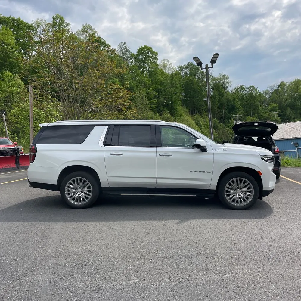 2023 Chevrolet Suburban High Country