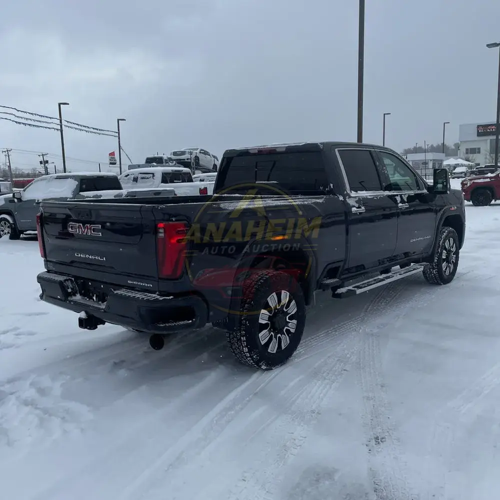 2024 GMC Sierra 2500HD Denali