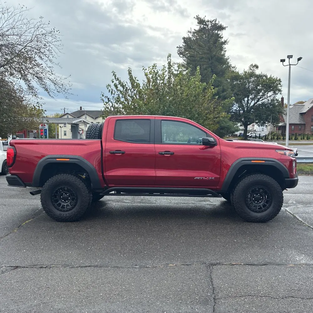 2025 GMC Canyon AT4