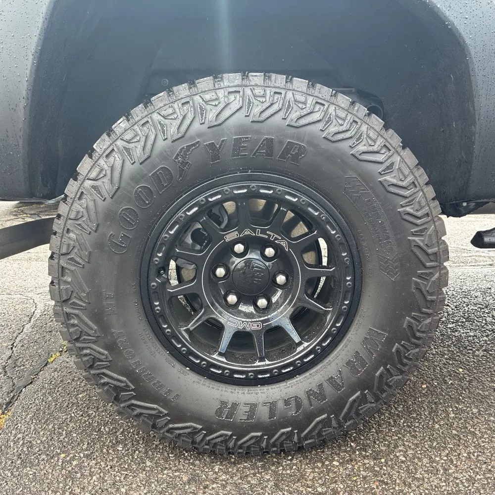 2025 GMC Canyon AT4