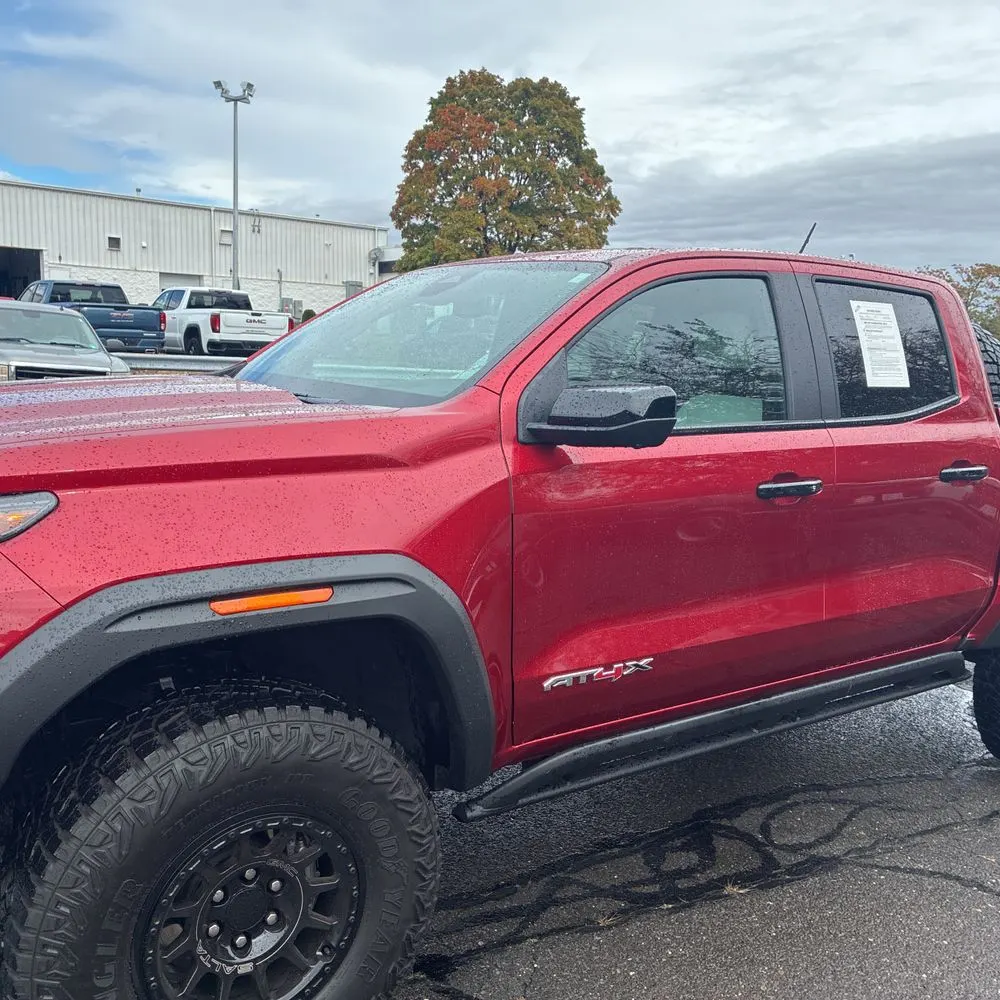2025 GMC Canyon AT4