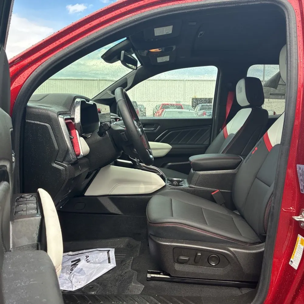 2025 GMC Canyon AT4