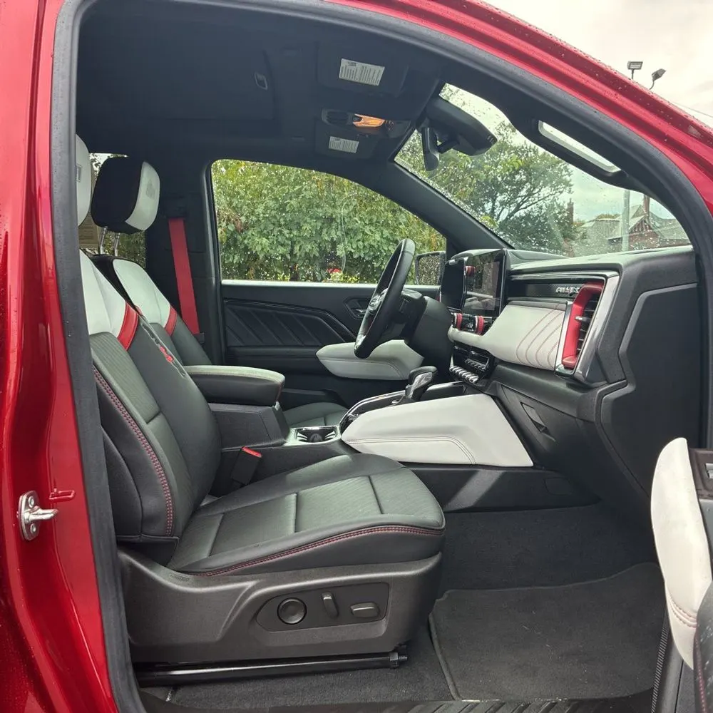 2025 GMC Canyon AT4