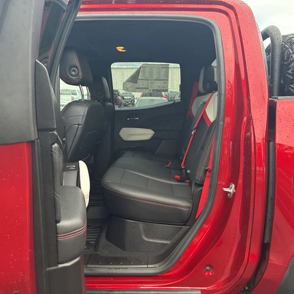 2025 GMC Canyon AT4