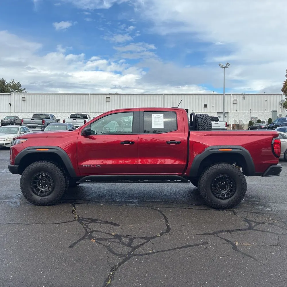 2025 GMC Canyon AT4