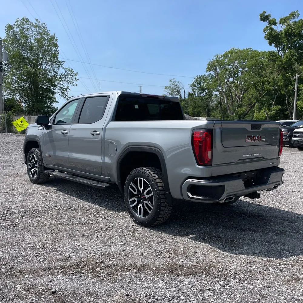 2023 GMC Sierra 1500 AT4