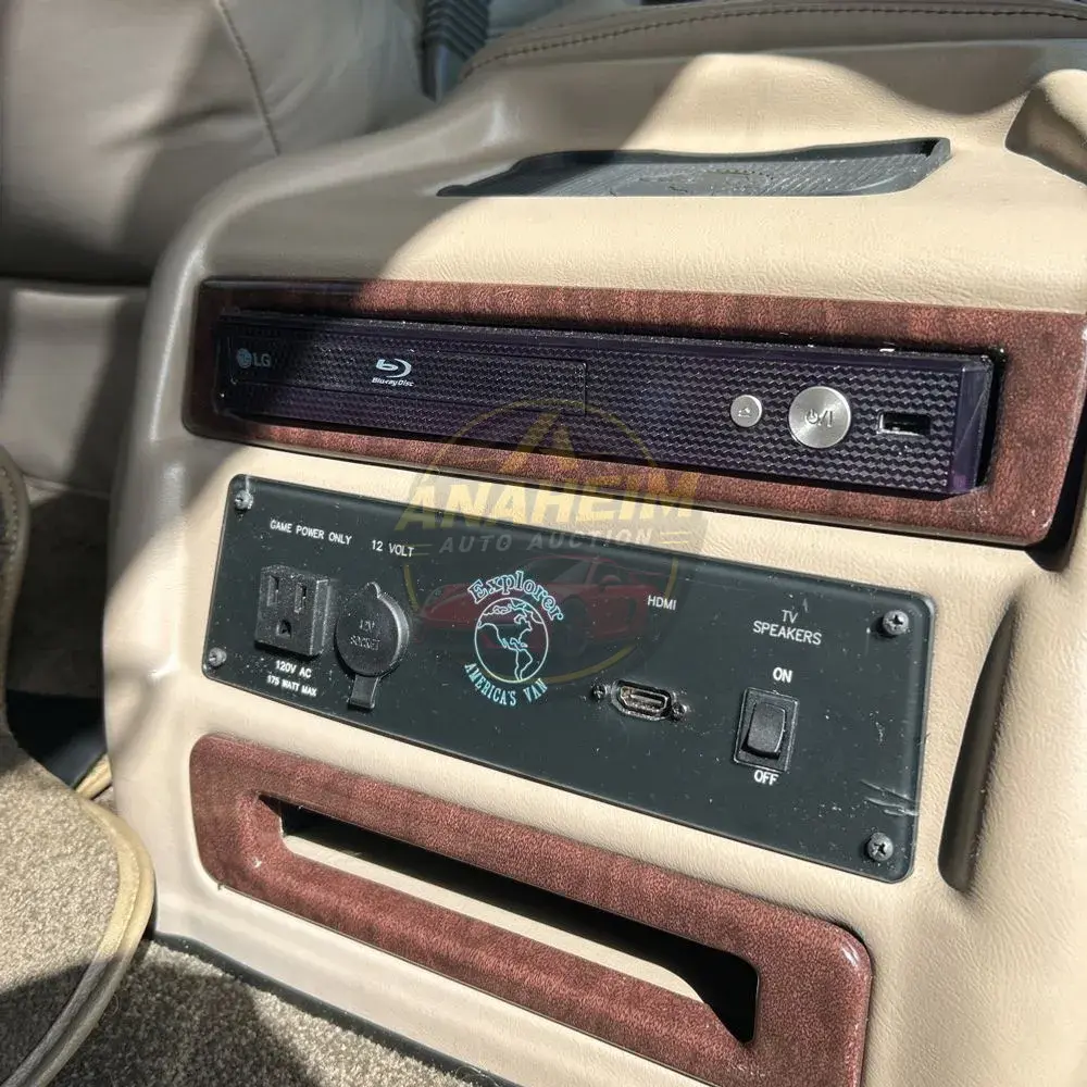 2023 GMC Savana 2500