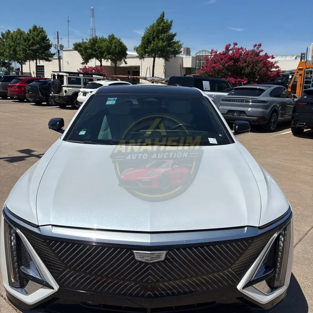 2024 Cadillac LYRIQ Luxury 1