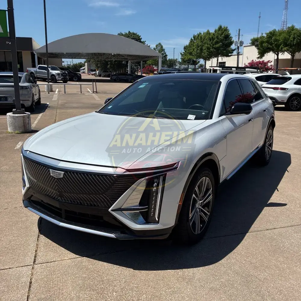 2024 Cadillac LYRIQ Luxury 1