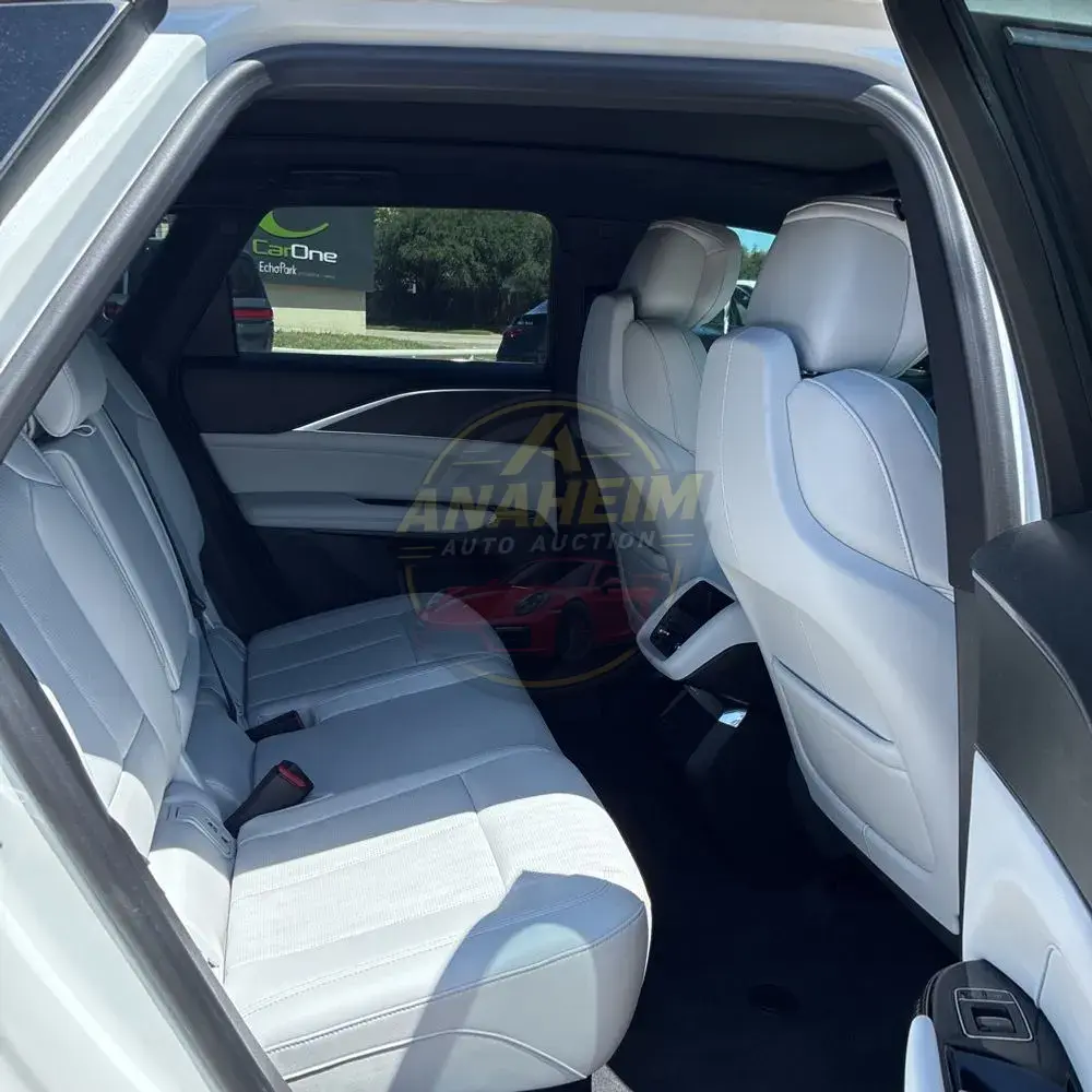 2024 Cadillac LYRIQ Luxury 1