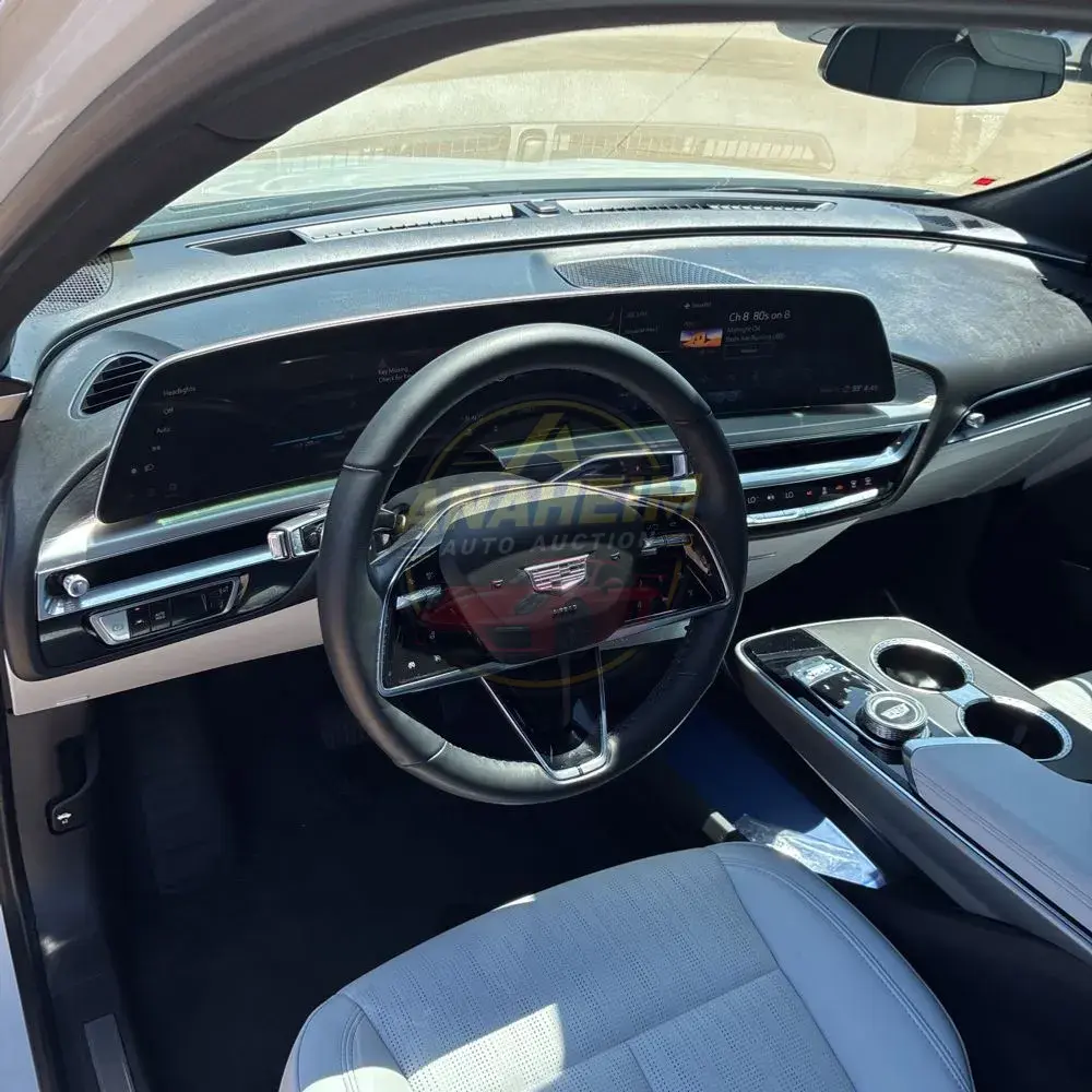 2024 Cadillac LYRIQ Luxury 1