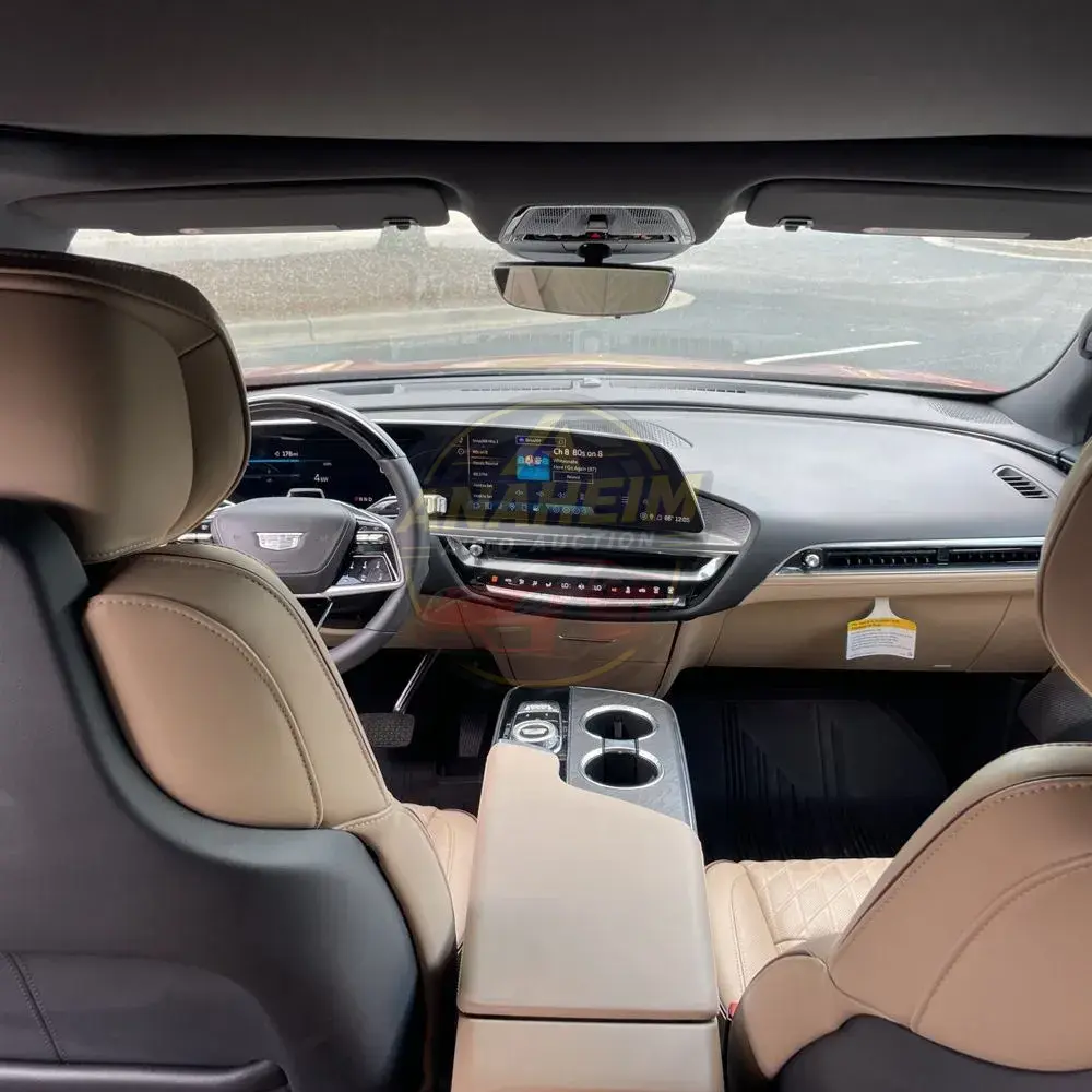 2024 Cadillac LYRIQ Luxury 3