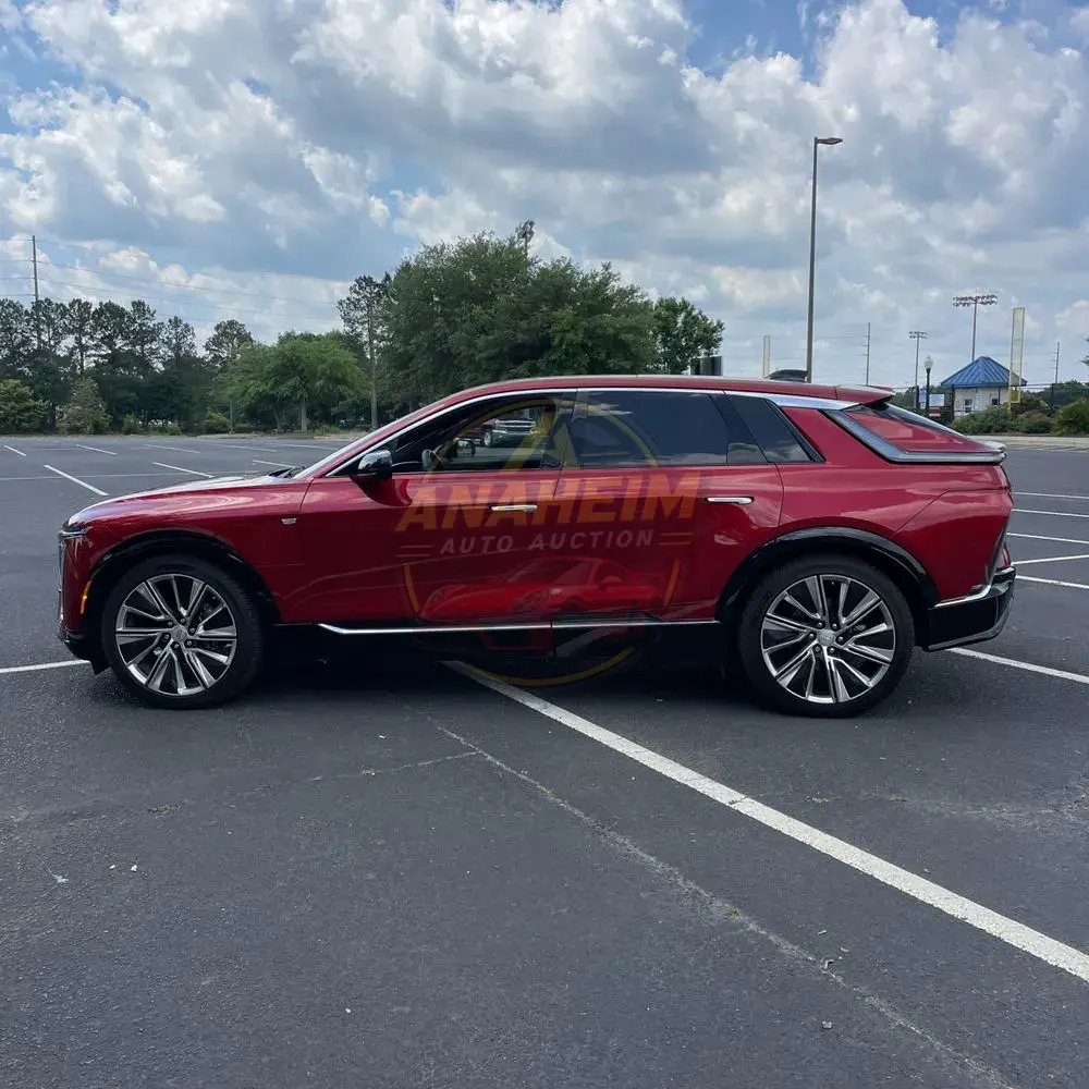 2024 Cadillac LYRIQ Luxury 3