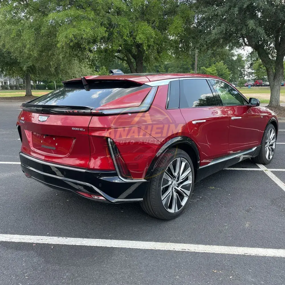 2024 Cadillac LYRIQ Luxury 3
