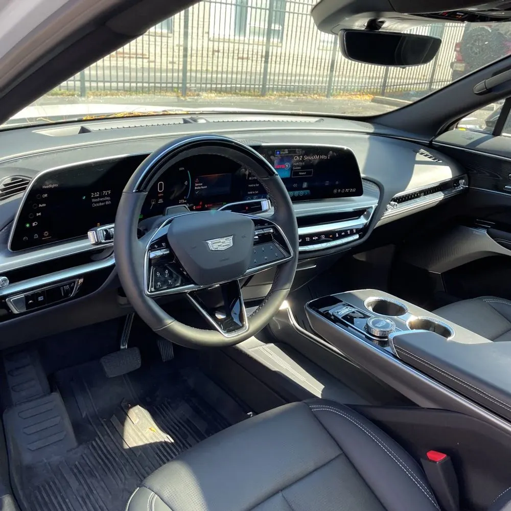 2024 Cadillac LYRIQ Luxury 3