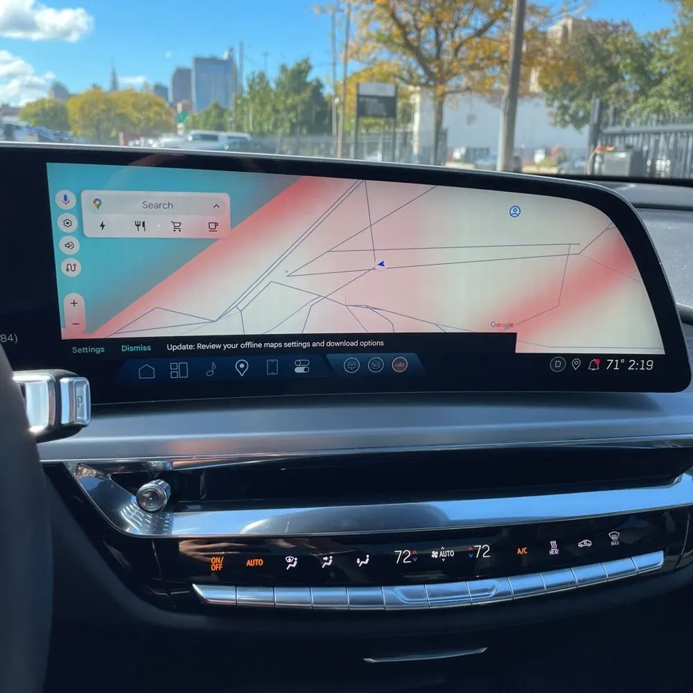 2024 Cadillac LYRIQ Luxury 3