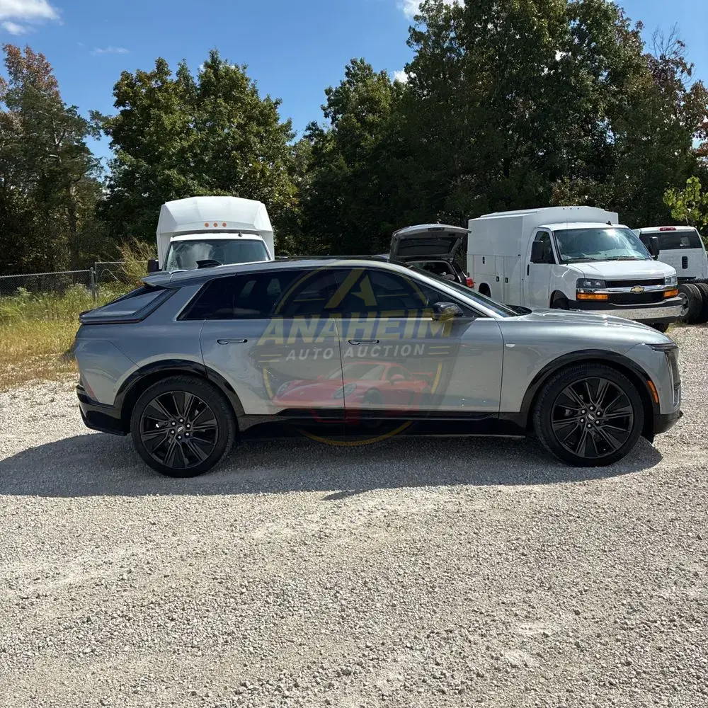 2024 Cadillac LYRIQ Sport 3