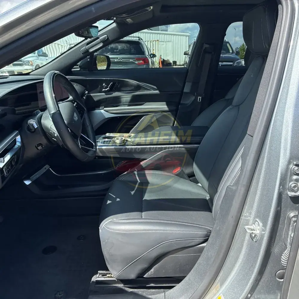 2024 Cadillac LYRIQ Sport 3