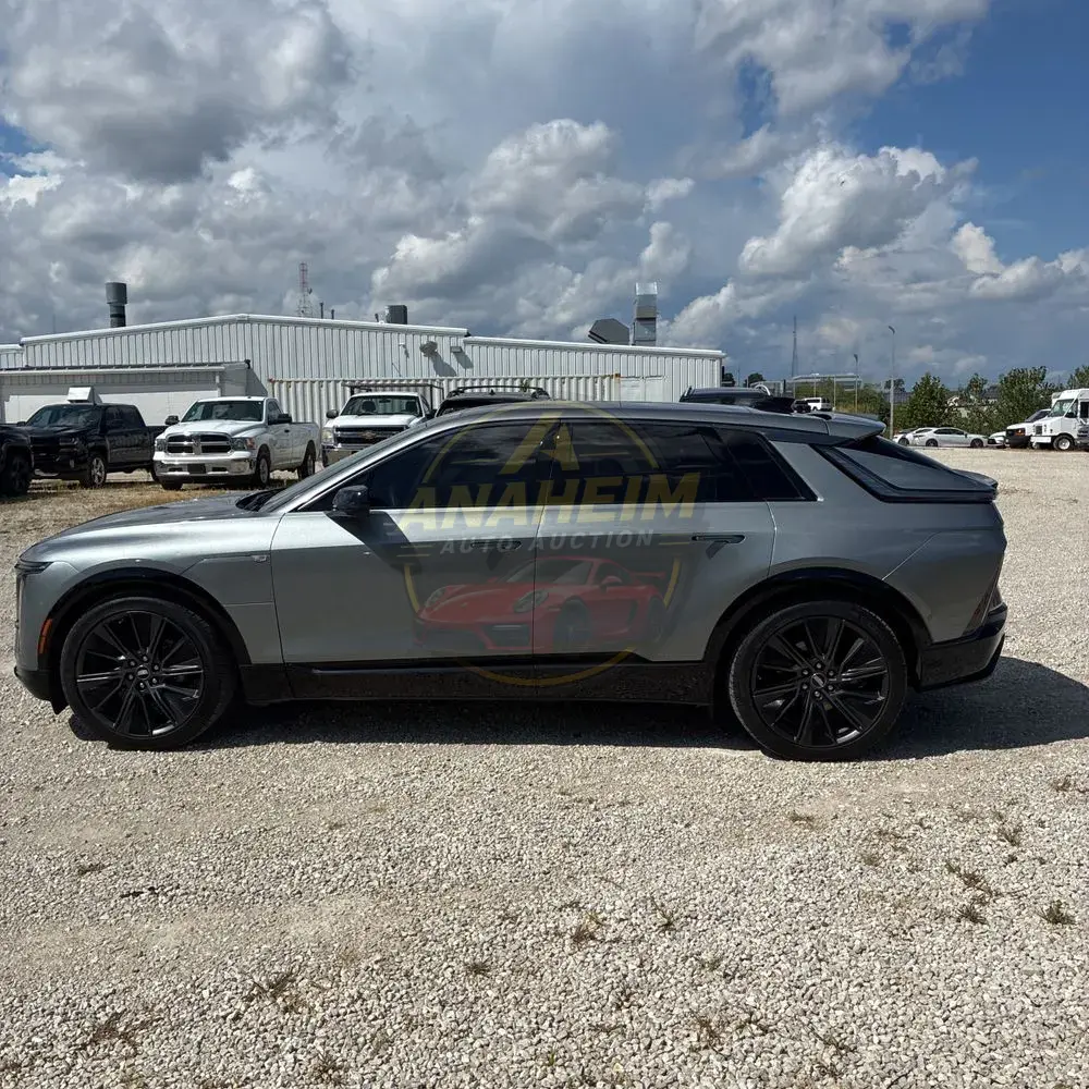 2024 Cadillac LYRIQ Sport 3