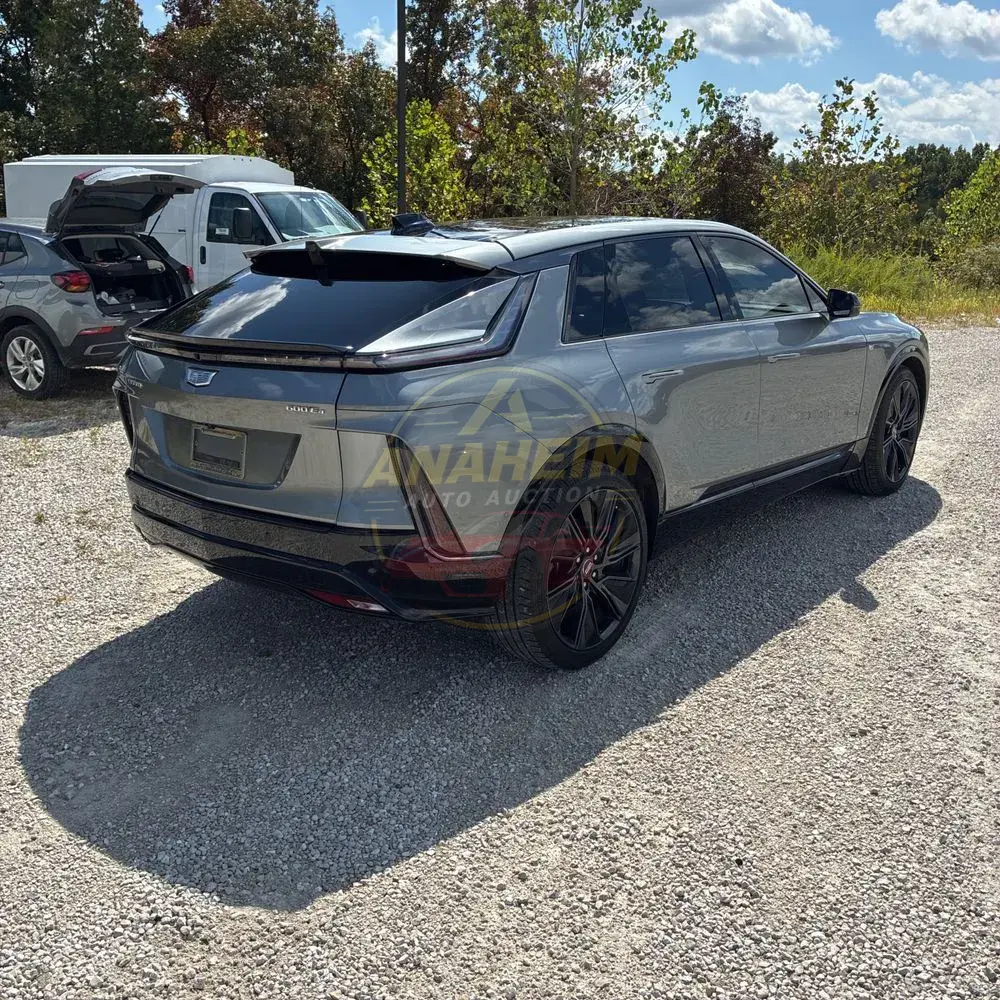 2024 Cadillac LYRIQ Sport 3