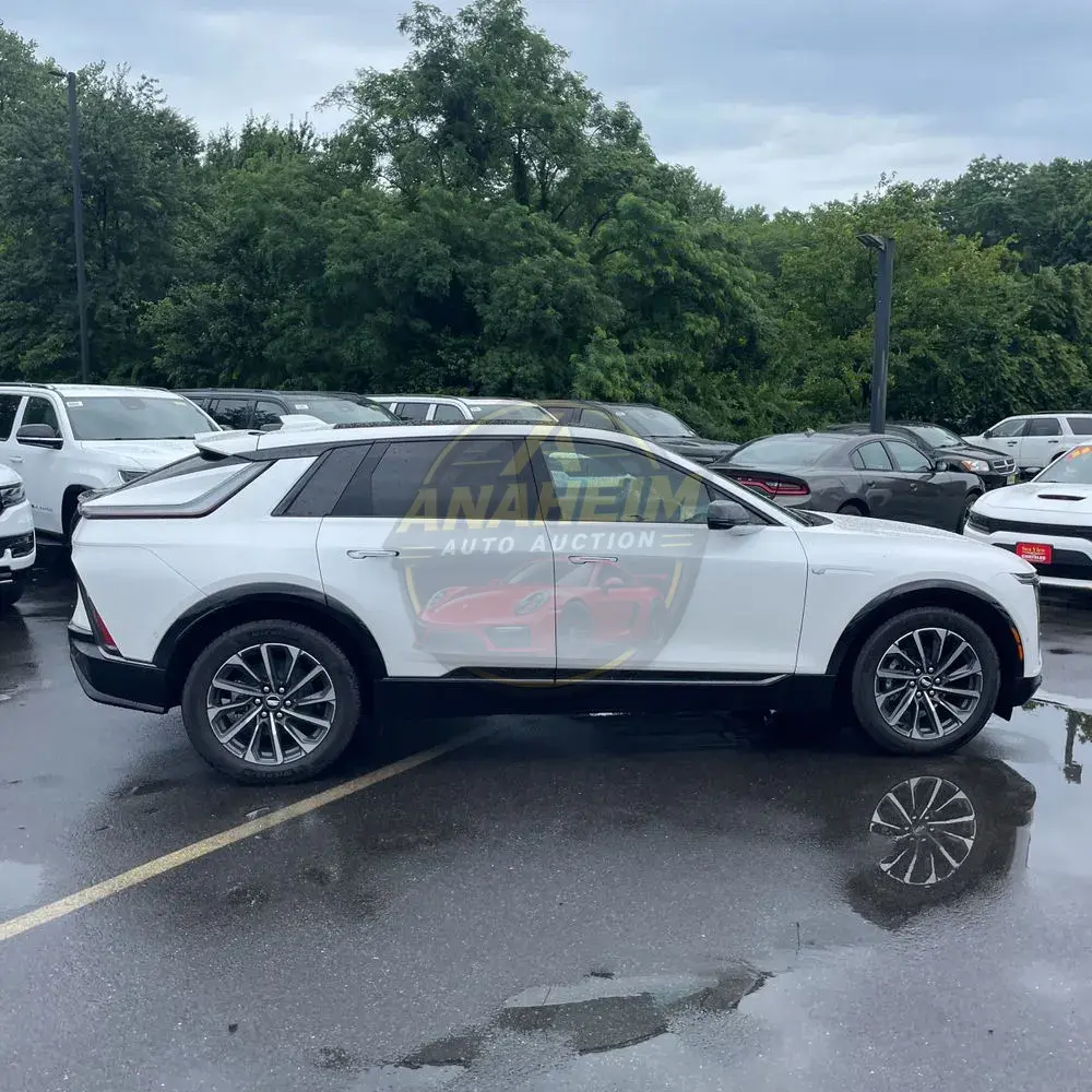 2025 Cadillac LYRIQ Sport 2