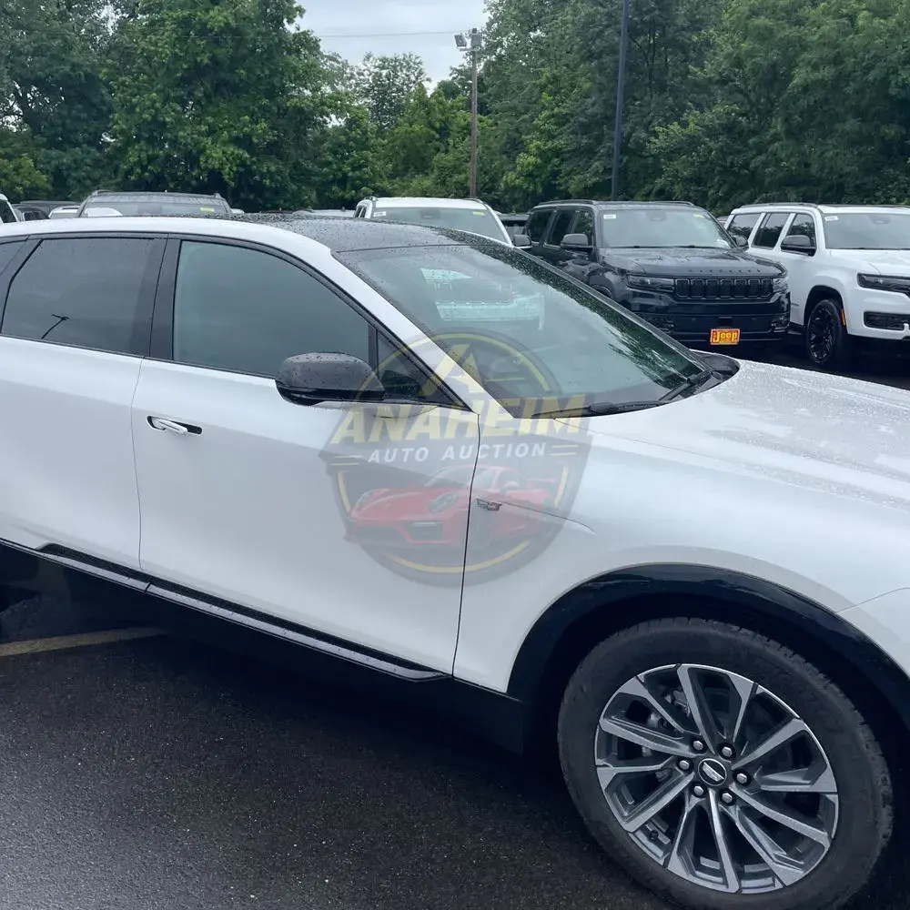 2025 Cadillac LYRIQ Sport 2