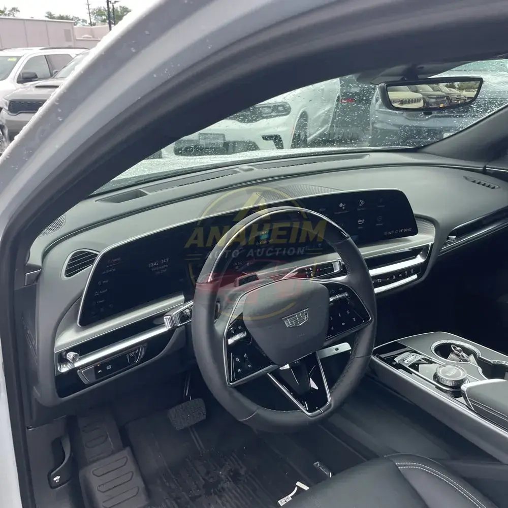 2025 Cadillac LYRIQ Sport 2