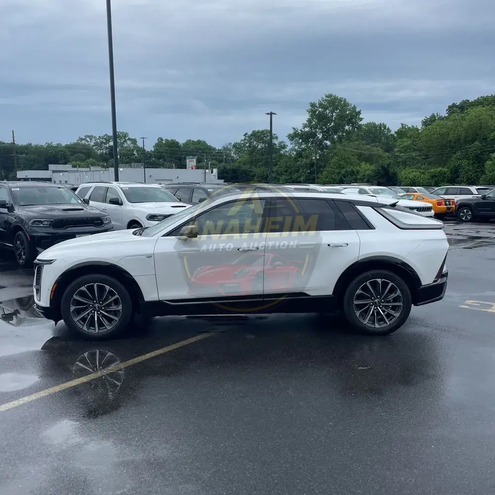 2025 Cadillac LYRIQ Sport 2