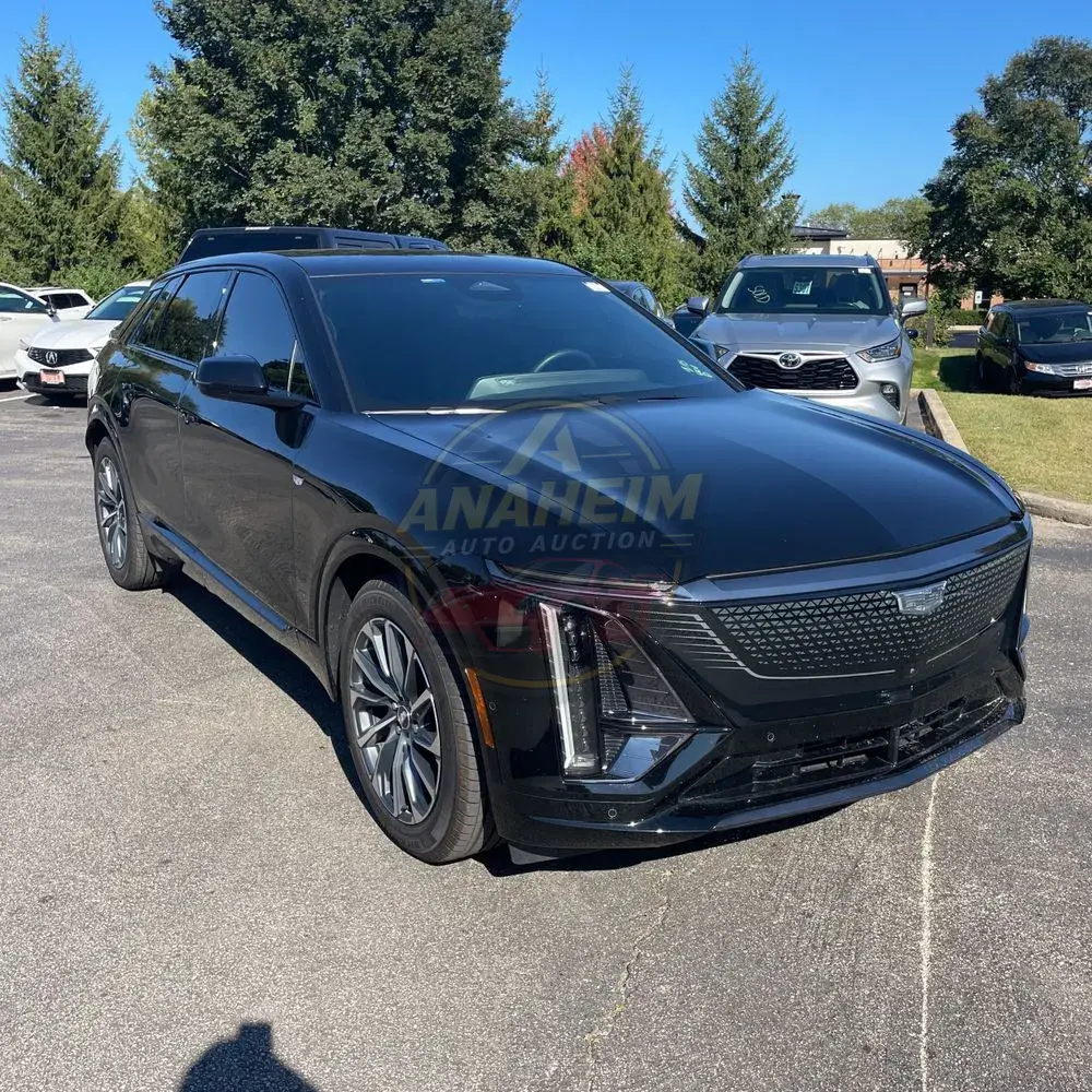2025 Cadillac LYRIQ Sport 2