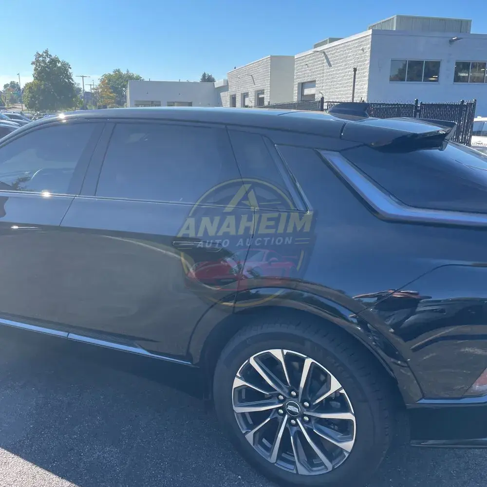 2025 Cadillac LYRIQ Sport 2
